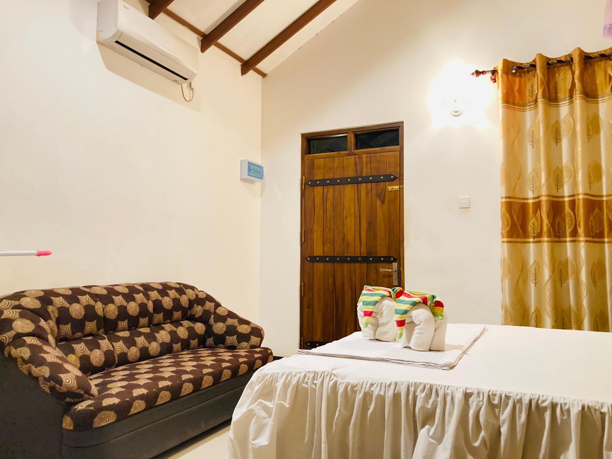 Suncity Privacy Cottages Udawalawe Exteriör bild