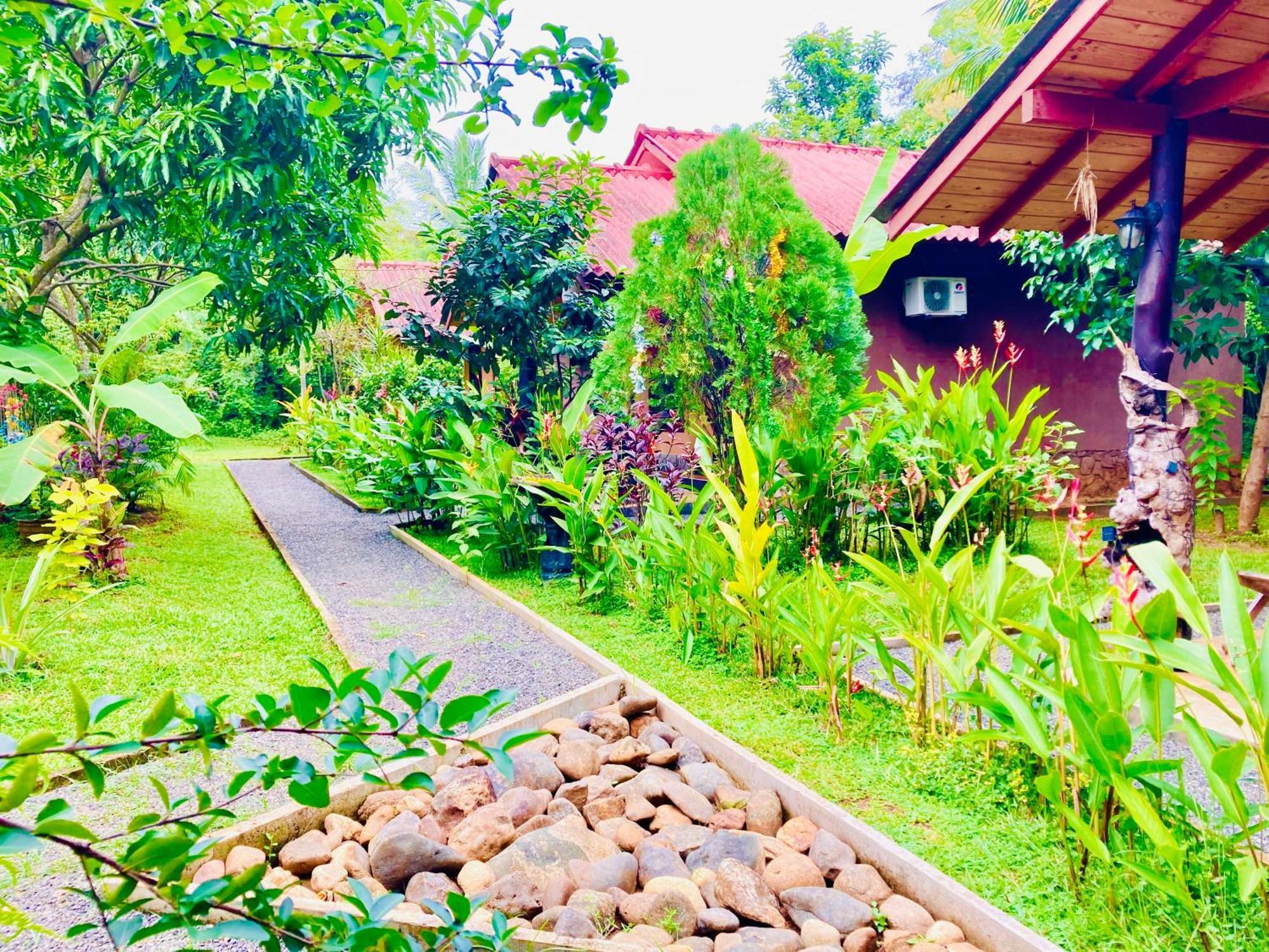 Suncity Privacy Cottages Udawalawe Exteriör bild